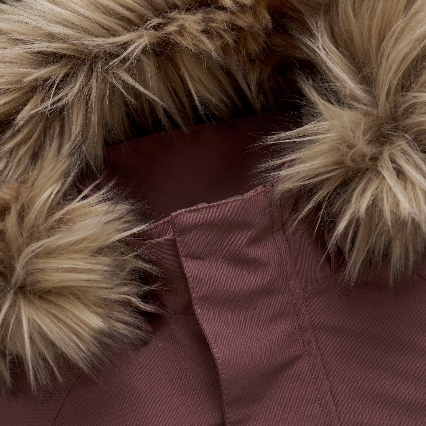 En Fant Snowsuit W. Fake Fur (flere farver)